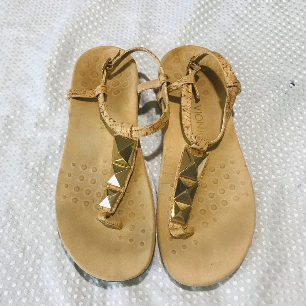 Vionic‎ sandals